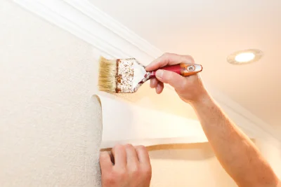 Pose de papier peint à Mecé — revêtements muraux et toiles de verre